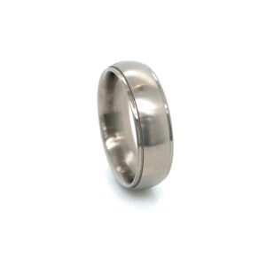 Gents titanium ring, 7mm wide with matt centre and polished edges
