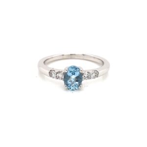 18ct white gold aquamarine and diamond ring