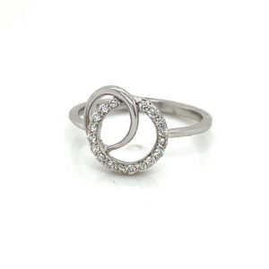 18ct white gold diamond ring