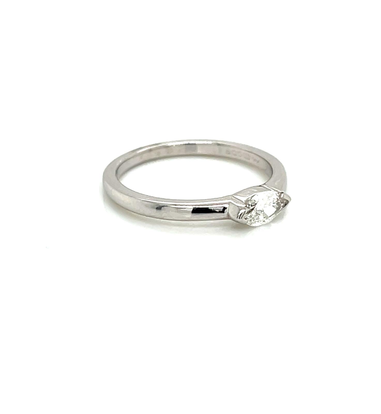 18ct white gold diamond ring - Image 2